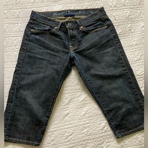 Levi’s Capital E Long Short Below the knee Skinny Jeans W28